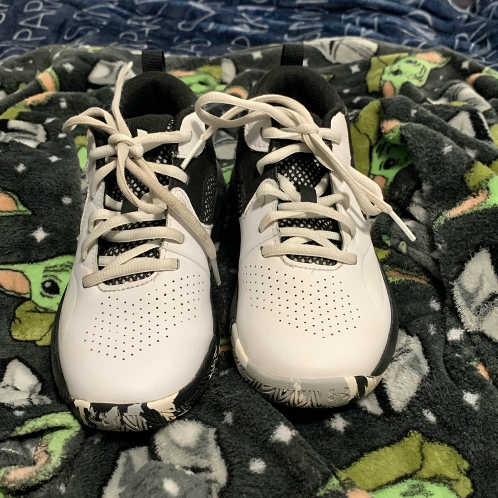 Boy Under armour sneakers